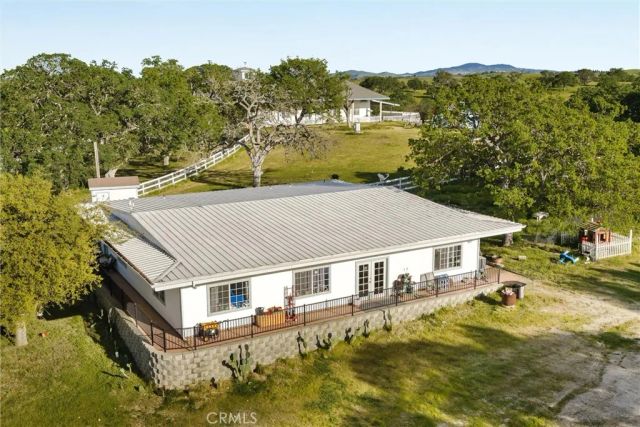 6685 El Pomar Drive, Templeton, CA 93465