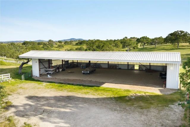 6685 El Pomar Drive, Templeton, CA 93465