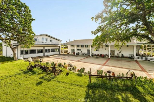 6685 El Pomar Drive, Templeton, CA 93465