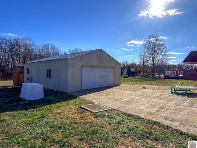 91 Sanders Lane, Mayfield, KY 42066