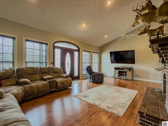 91 Sanders Lane, Mayfield, KY 42066