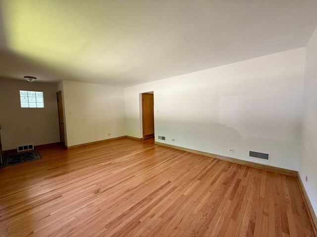 10416 S Sacramento Avenue, Chicago, IL 60655