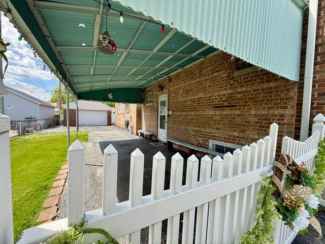 10416 S Sacramento Avenue, Chicago, IL 60655