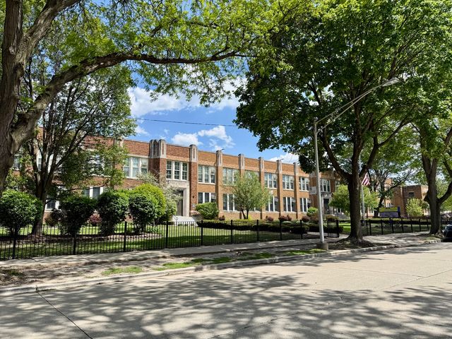 10416 S Sacramento Avenue, Chicago, IL 60655
