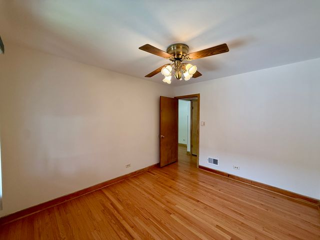 10416 S Sacramento Avenue, Chicago, IL 60655