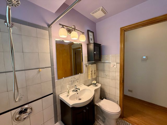 10416 S Sacramento Avenue, Chicago, IL 60655