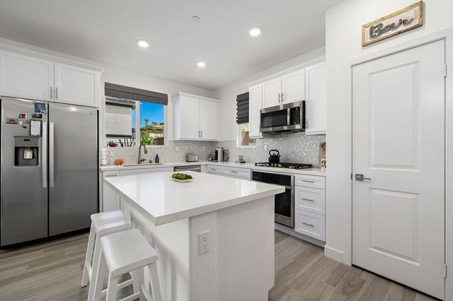 76333 Trojan Drive, Palm Desert, CA 92211