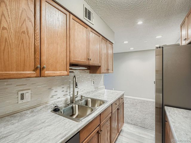 140 E Highline Cir 105, Centennial, CO 80122