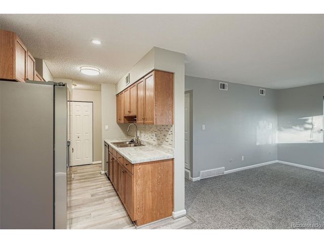 140 E Highline Cir 105, Centennial, CO 80122