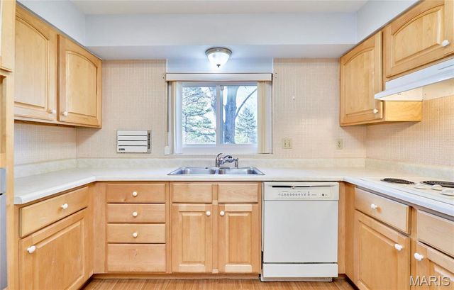 815 Montmartre Court, St Louis, MO 63141