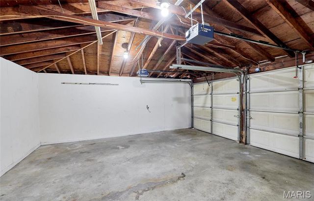 815 Montmartre Court, St Louis, MO 63141