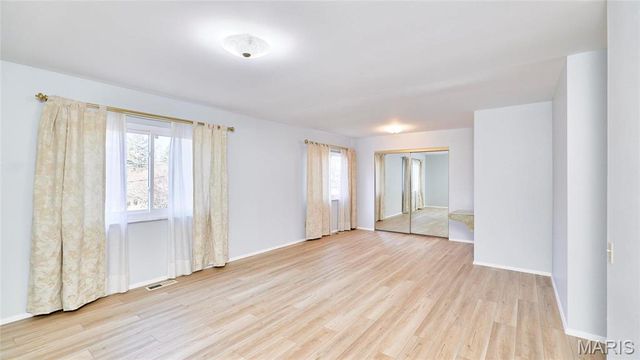 815 Montmartre Court, St Louis, MO 63141