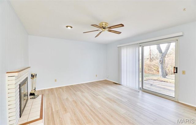 815 Montmartre Court, St Louis, MO 63141