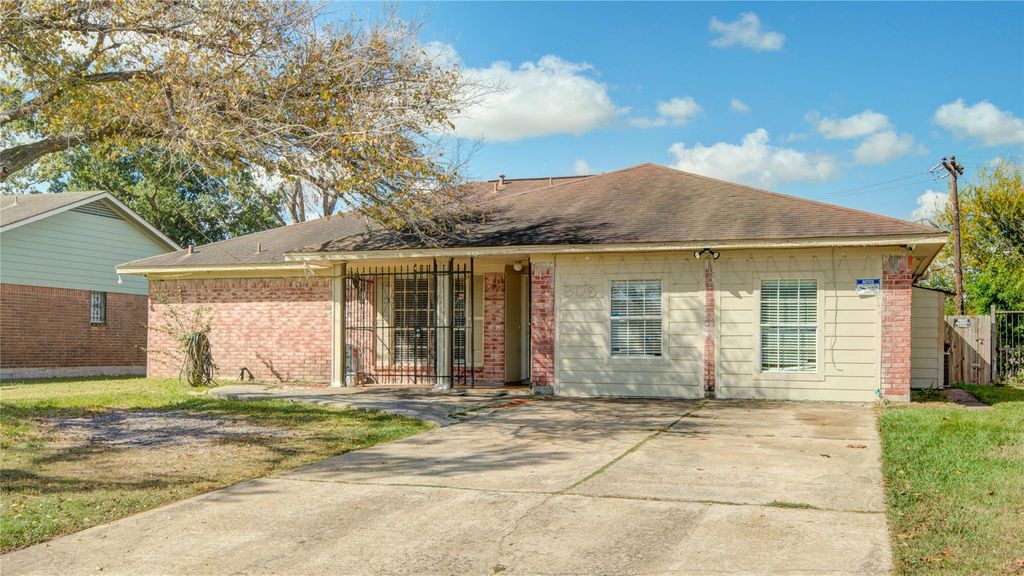 806 Coolwood Drive, Houston, TX 77013