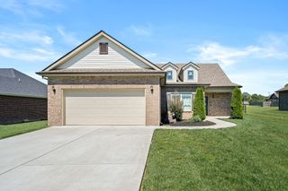 238 Spring Breeze Dr, Tullahoma, TN 37388