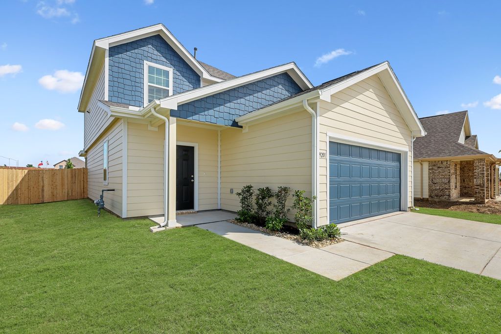 9201 Skyrocket Drive, Fort Worth, TX 76036