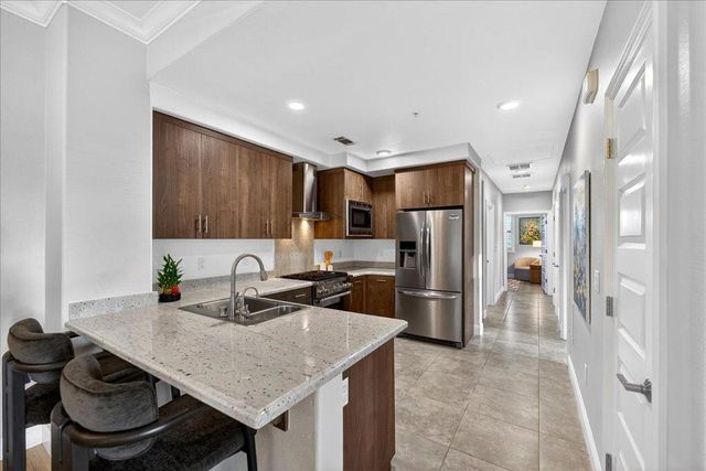 538 S Mathilda Avenue 301, Sunnyvale, CA 94086