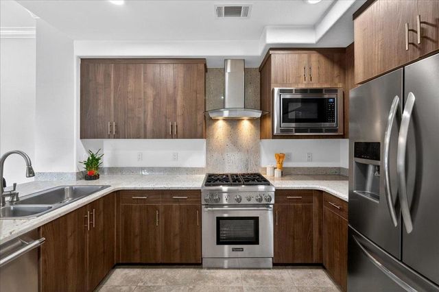 538 S Mathilda Avenue 301, Sunnyvale, CA 94086