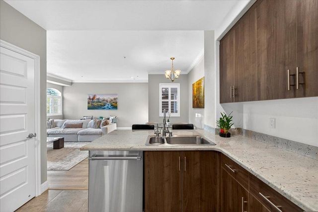 538 S Mathilda Avenue 301, Sunnyvale, CA 94086