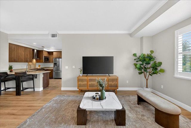 538 S Mathilda Avenue 301, Sunnyvale, CA 94086