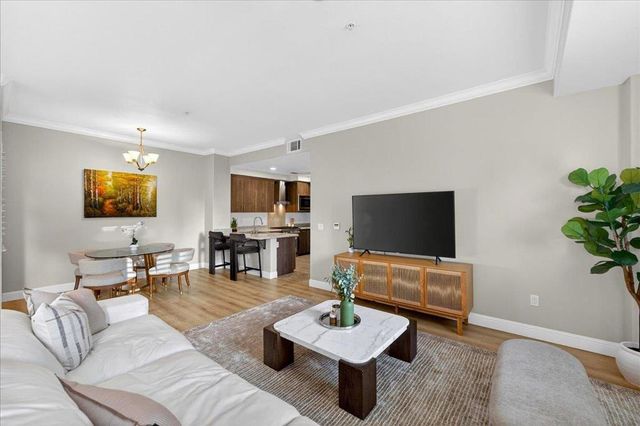 538 S Mathilda Avenue 301, Sunnyvale, CA 94086