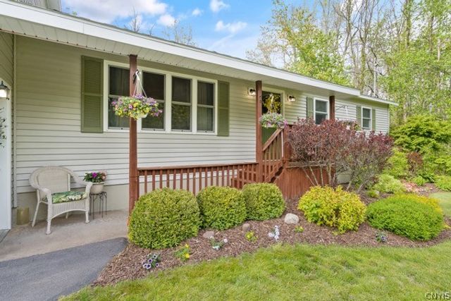 112 County Route 42, Minetto, NY 13126