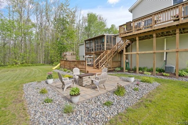 112 County Route 42, Minetto, NY 13126