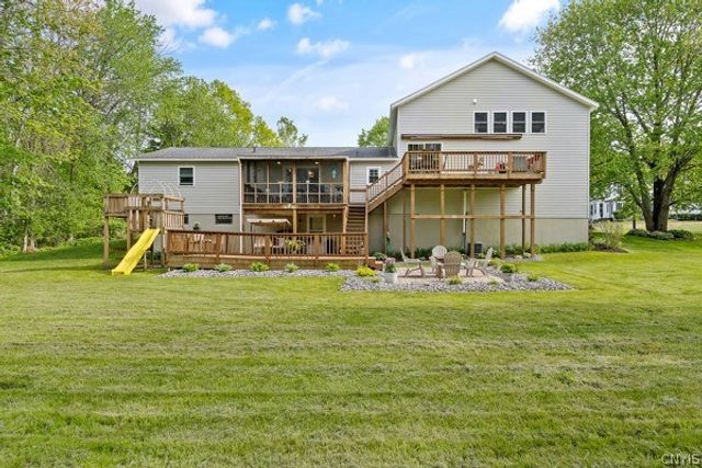 112 County Route 42, Minetto, NY 13126