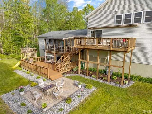 112 County Route 42, Minetto, NY 13126