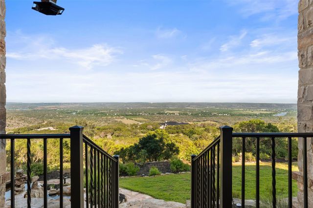 1071 Escalar DR, Buchanan Dam, TX 78609