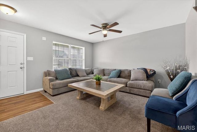 618 Palisades Drive, St Charles, MO 63301