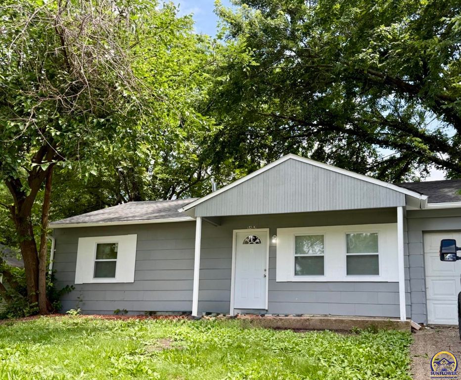 3542 SW Kerry AVE, Topeka, KS 66611