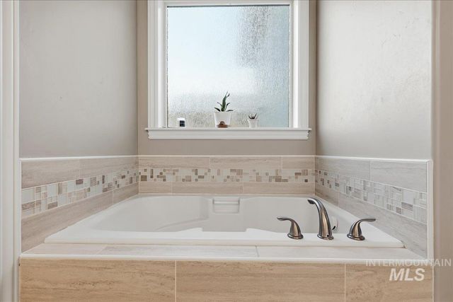 9508 W Ringle Creek St, Star, ID 83669