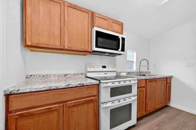 2741 Rice Ave, West Sacramento, CA 95691