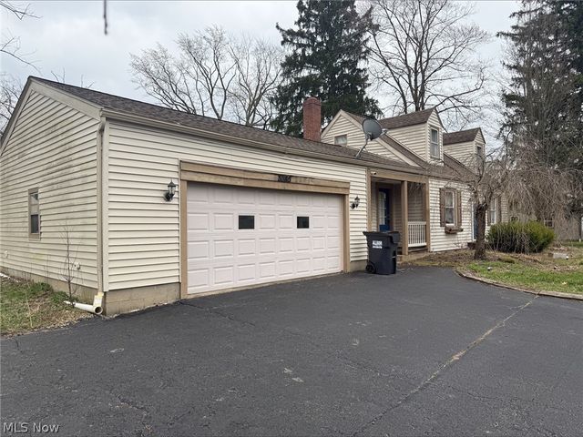 3045 Evelyn Road, Youngstown, OH 44511