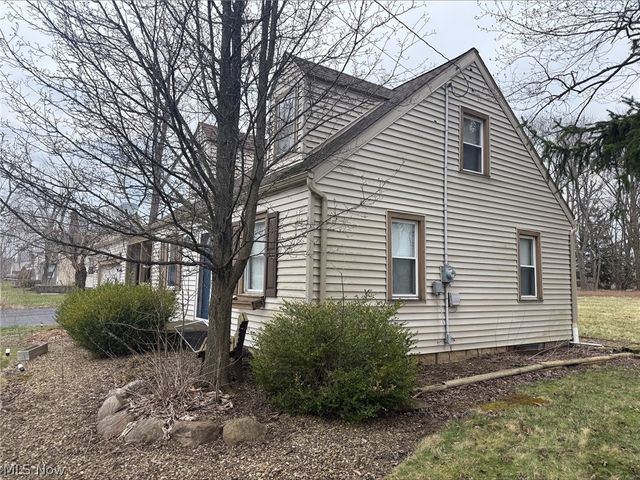 3045 Evelyn Road, Youngstown, OH 44511