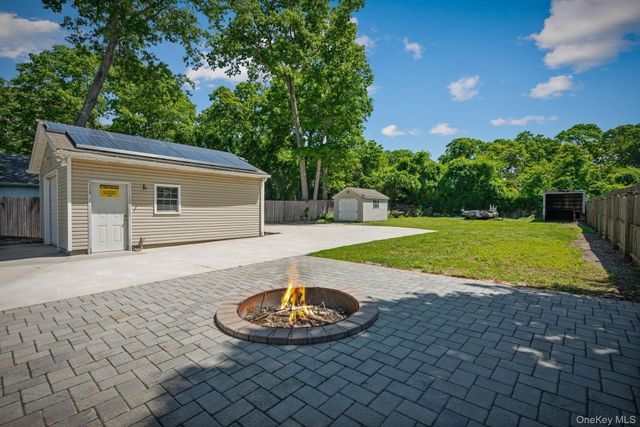 289 Magnolia Drive, Selden, NY 11784
