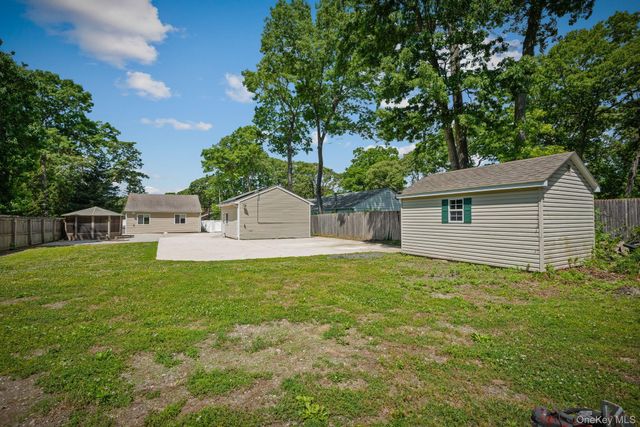 289 Magnolia Drive, Selden, NY 11784