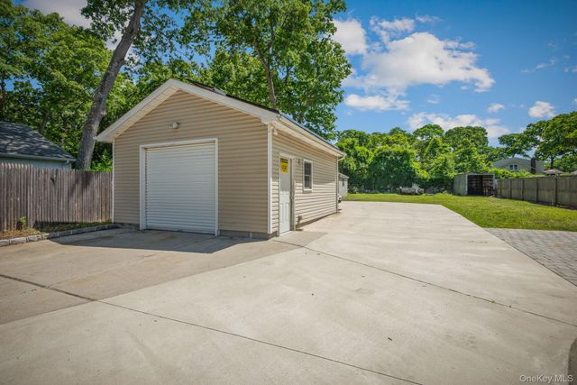 289 Magnolia Drive, Selden, NY 11784