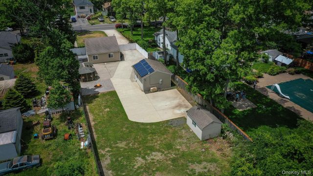 289 Magnolia Drive, Selden, NY 11784