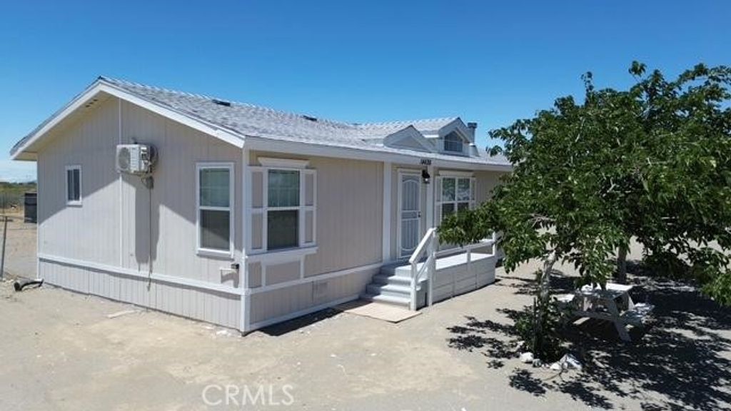 Image 2 of property listing at 14626 Monte Vista, Phelan, CA 92371