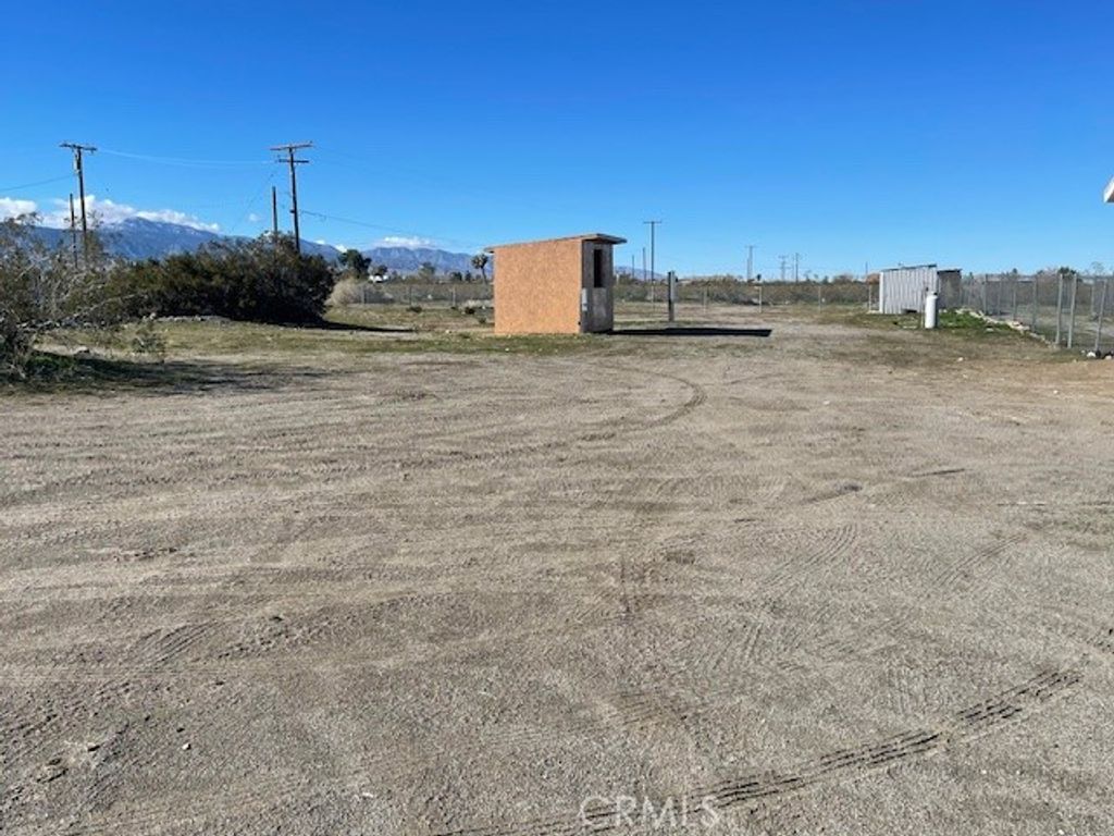 Image 31 of property listing at 14626 Monte Vista, Phelan, CA 92371