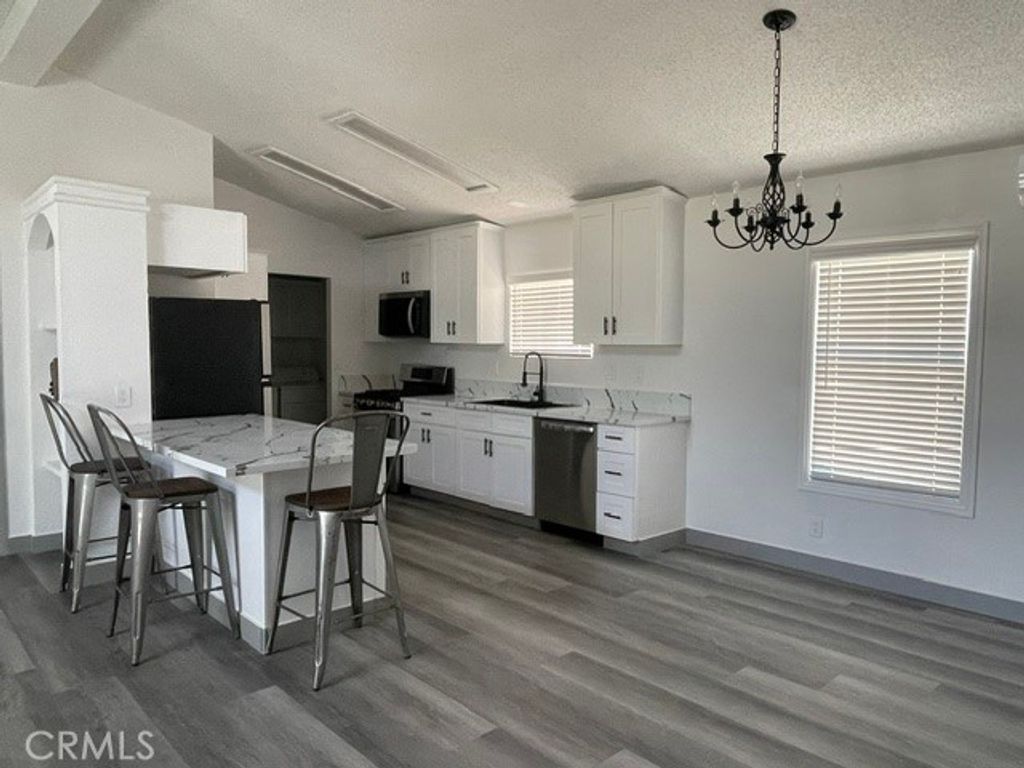 Image 7 of property listing at 14626 Monte Vista, Phelan, CA 92371