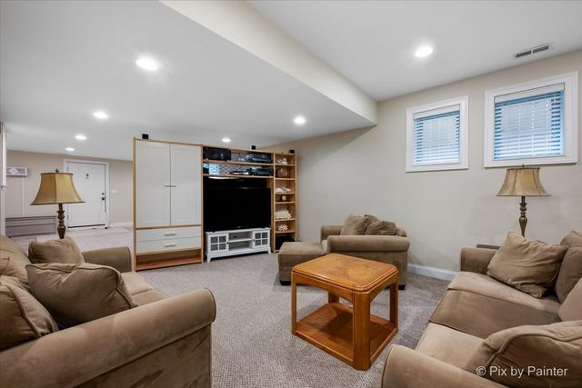 4906 N Kruger Avenue, Chicago, IL 60630