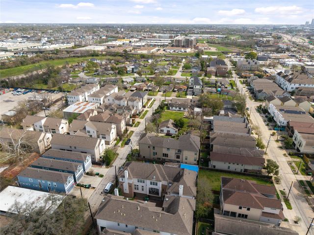 5229 Petty Street A, Houston, TX 77007