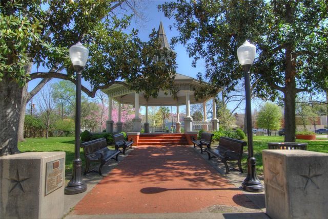 5229 Petty Street A, Houston, TX 77007