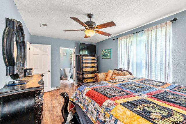 902 S Florey, Mt Pleasant, TX 75455