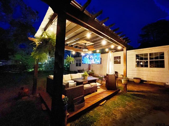 902 S Florey, Mt Pleasant, TX 75455