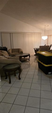 6470 NW 77th Pl, Parkland, FL 33067