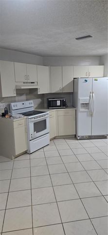 6470 NW 77th Pl, Parkland, FL 33067